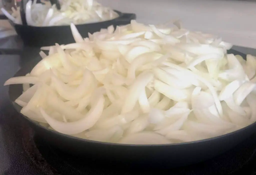 caramelize onions cast iron vs. carbon steel best pan
