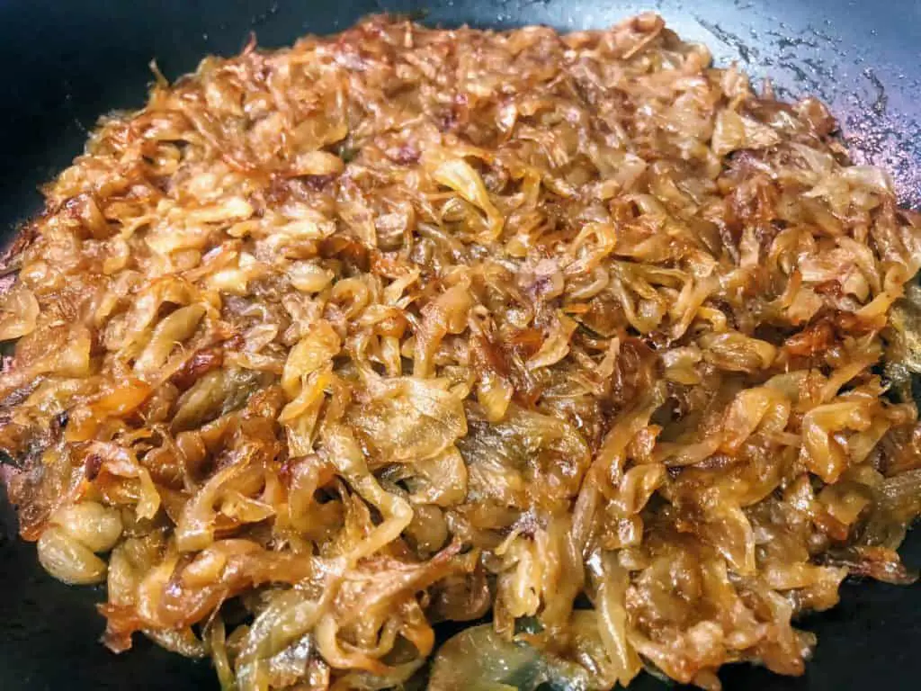 caramelized onions cast iron vs. carbon steel best pan
