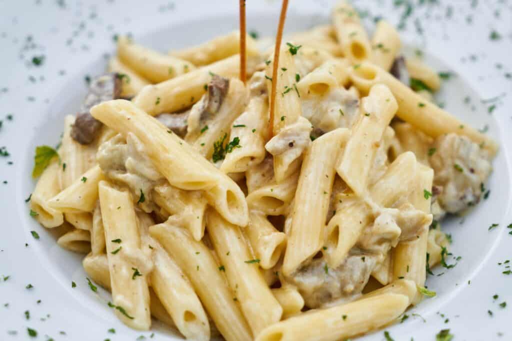 bechamel sauce - fettucine alfredo