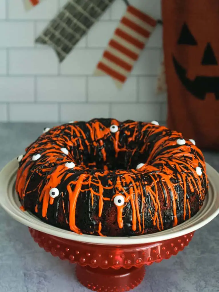 Halloween layer cake recipe