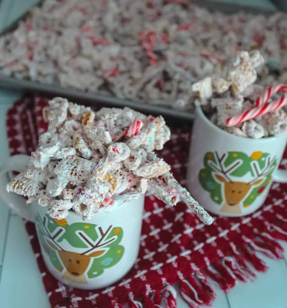 reindeer munch white chocolate chex mix