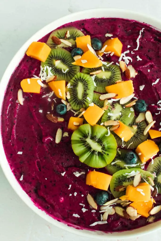 dragon-fruit-smoothie-bowl