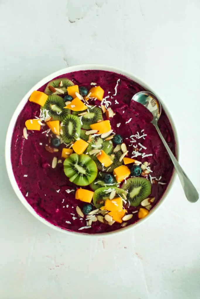 dragon-fruit-smoothie-bowl