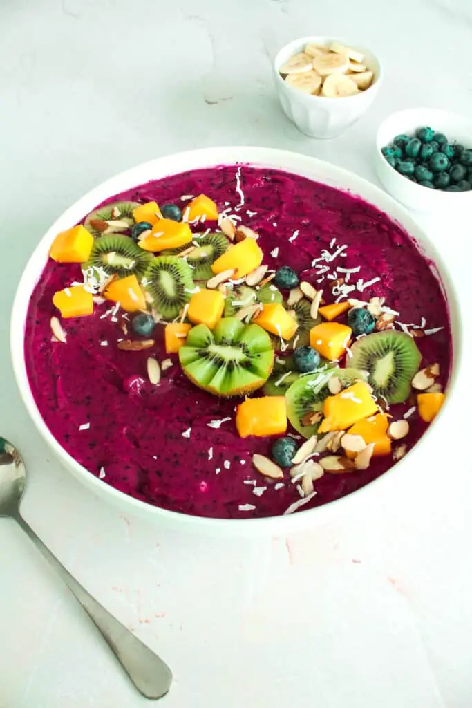 dragon-fruit-smoothie-bowl