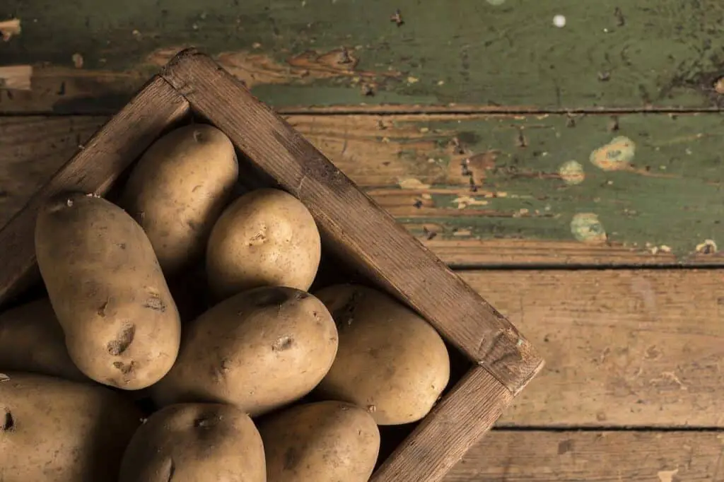 potato, potato basket, board-2277455.jpg